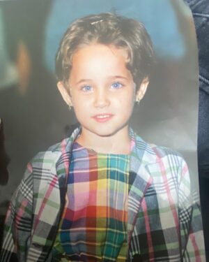 Laura Chiatti Instagram - Auguri piccola grande Laura… Perché solo tu puoi sapere quanto ancora di te è rimasto immutato in quegli occhi , ed in quel TROPPO gentil cuor❤️