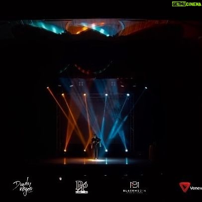 Laura Chimaras Instagram - Y por aquí se sigue de gira 🎤✍🏻🔥 San Cristobal nos vemos el viernes en el teatro Luis Hurtado, entradas a la venta sólo en físico en @baguelo.sc Y el sábado 4 de Agosto en Valencia para cerrar estas fechas en Venezuela en el @wtchesperiavalencia entradas a la venta en @kreatickets o en mi perfil ¿Están activos? Gracias por tan increíble video a @blackmediave