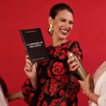 Laura Chimaras Instagram - Buenos días ☕️ Hoy jueves de #TBT quiero recordar el viaje que hemos tenido desde el día que decidí publicar mi primer libro 📚 1) Pasiones Narcóticas en el 2017 🖤 (ficción) 2) Contratiempo junto a @andreinaepa en el 2018 🤍 (ficción) 3) La Historia de una Adicta en el 2019 🖤 (ficción) 4) Palabras Perdidas en el 2020 🩶 (poesía) 5) Nunca Pierdas la Fe Vol. I en el 2021 🤍 (novela - basada en la vida real) 6) Nunca Pierdas la Fe Vol. II próximamente en el 2024 🤍 (novela - basada en la vida real) Un hermoso viaje hemos tenido, lleno de aprendizaje, lágrimas, risas. ¿ya leyeron todos? Consiguen todos mis libros en USA a través de laurachimaras.com También en Amazon 🌎 Y recuerdan que NPLF está disponible en Argentina a través de laurachimaras.com 💙