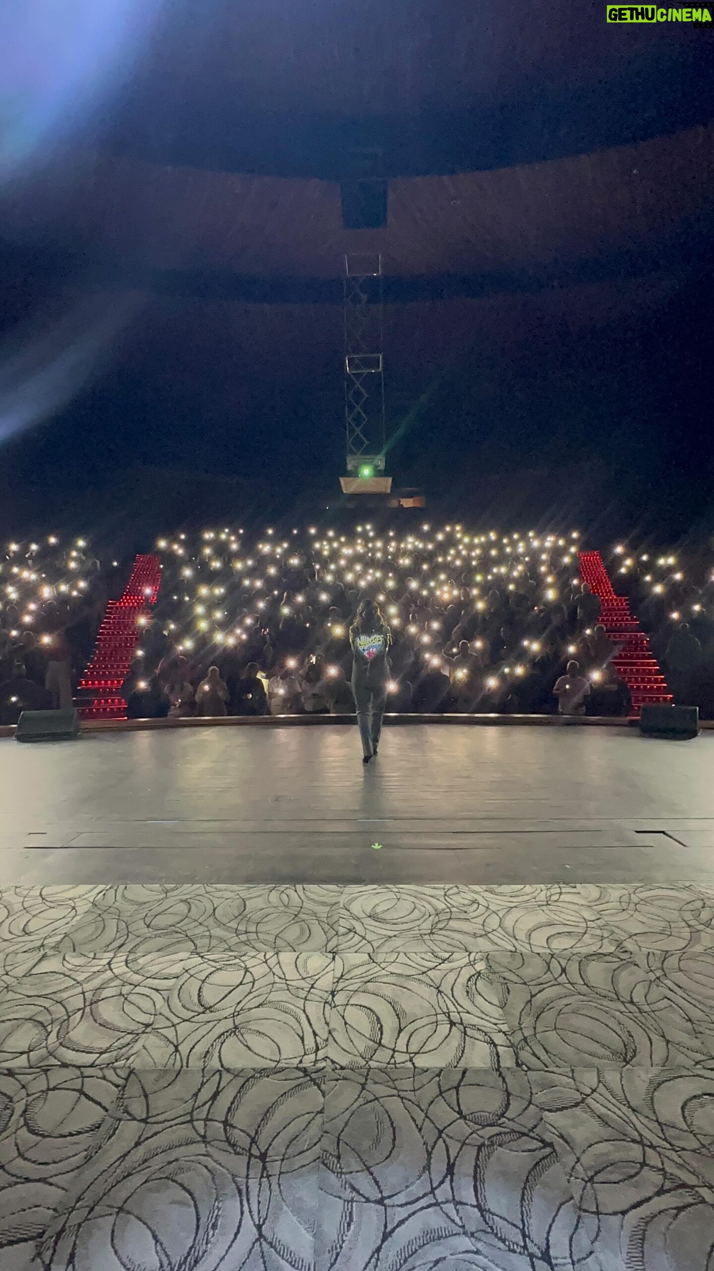 Laura Chimaras Instagram - NO HAY PALABRAS 😭 EL VIDEO LO DICE TODO🙏🏻 GRACIAS MARACAY🔥 PRÓXIMA PARADA SÁBADO 29 EN CARACAS DOMINGO 30 EN PUERTO CABELLO VIERNES 4 SAN CRISTOBAL SÁBADO 5 EN VALENCIA 🥹🙏🏻😭🔥 Gracias @lmnc.producciones