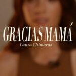 Laura Chimaras Instagram - Escribí unas líneas para mi mejor amiga, mi mamá @luzmarinamarti 🤎 Te Amo mami, feliz día. Gracias por ser y estar. Feliz día a mi hermana @andreachimaras 🤎 Las amo! Si tienes a mamá cerca, dale un abrazo y dedícale este poema, si está lejos de ti, envíaselo✨ Poema 32 ✍🏻 #poema #felizdíadelasmadres #poeta #poemacorto #chimaraslaura #poesía
