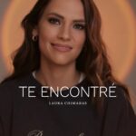 Laura Chimaras Instagram - Te encontré 🫶 @profmosquera POEMA 27/29 🤯🥹 ¿Que tal fue este mes con 29 poemas? #poemacorto #poemadeamor #poesía #poeta #poesíaymúsica #poetry #spokenwordpoetry #spokenwords #chimaraslaura