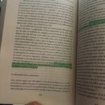 Laura Chimaras Instagram - Leer la segunda foto con calma… Mi primer post del 2024 va dedicado a quien robó mis pensamientos en todo el mes de Diciembre, haciendo de mi vida un carrusel de emociones, asombro, nostalgia y misterio, al maestro Leonardo Da Vinci. Sin duda el mejor libro que he leído en mi vida. Gracias @walter_isaacson tu pluma es una locura, lograste que me imaginara sentada en el estudio de Leonardo mientras trabajaba, gracias por ser vocero de grandes seres que todo el mundo debería conocer. 🥃