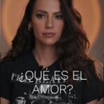 Laura Chimaras Instagram - ¿Qué es el amor para ti? POEMA 8/29🖤✍🏻 #poema #poemacorto #poemadeamor #poesíaenespañol #poesía #poetry #poetrycommunity #poet #poetisa #chimaraslaura #poets #poetrylovers