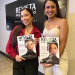 Laura Chimaras Instagram - Esto pasó anoche en mi país Venezuela 🇻🇪🥹 Tuve le oportunidad de ser la portada de @rdeldomingo y no sólo el trabajo que se hizo de edición, la conversación que tuvimos, fue grandiosa, si no que, entre todo el recorrido, escribí un artículo donde cuento no sólo el proceso que ando transitando, si no la importancia de la lectura y en este caso de la poesía en nuestras vidas. Gracias a todo el equipo, a todas las personas que estaban anoche en el evento, sé que nos vamos a ver muy pronto mi Venezuela linda🇻🇪 Te llevo en mis poemas, en mis libros, en mi sentir más que nunca. Mientras el tiempo pasa, más te extraño y más ganas de volver a abrazarlos tengo. PRONTO NOS VEMOS MI VENEZUELA, PRONTO🇻🇪 La fotografía de portada fue realizada por @elizabethmua El domingo ya estará disponible en físico en todas las tiendas @redvital.ve del país. En los vuelos de Turpial Airlines y en más de 160 puntos de cortesía de distribuidor en: Caracas, Carabobo, Aragua, Cojedes y Costa de Falcón. #revistadeldomingo