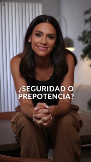 Laura Chimaras Instagram - Buenos días☕️

Este video es mi 2da repuesta y la última a la entrevista que di, que la verdad me ha traído millones de comentarios hermosos y otros simplemente para reflexionar.

Gracias por sumarse a esta red conmigo, estoy impresionada cómo me han seguido tantas personas a raíz de una entrevista y se los agradezco mucho y además lo valoro mucho🖤

Gracias por apreciar las letras, gracias🤍