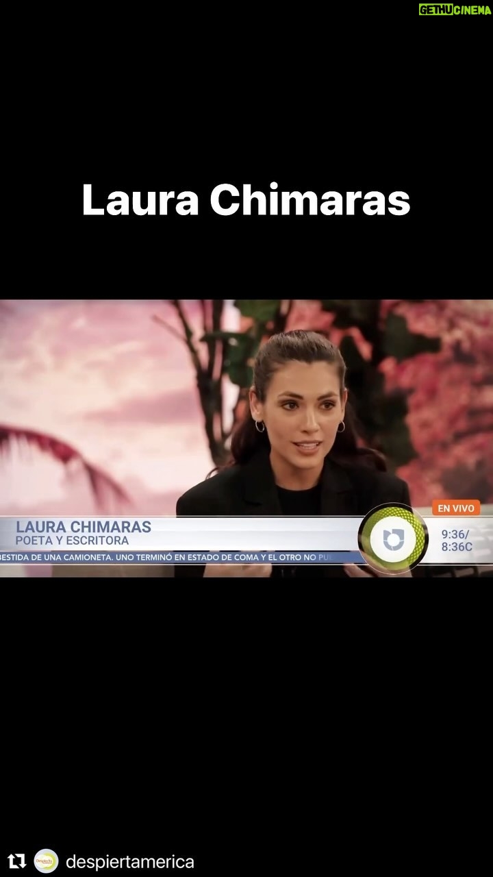 Laura Chimaras Instagram - Gracias a @despiertamerica por esto tan hermoso que hicieron para ser parte de este grupo de personas que amamos la poesía y queremos hacerla sentir ✍🏻 Gracias @luzmadoria @astridriveratv por ser las encargadas de que esto sucediera, las admiro mucho 💛 Gracias @raultvgonzalez por ser vocero y sentir este viaje como tuyo. Les recomiendo que vean todo el video 🫶 ¿Será que lanzamos la primicia del álbum en @despiertamerica ? Déjenme sus comentarios, que sienten cuando escuchan un poema, cuando leen un libro, cuando van a un show. Quiero conversar con ustedes 🤎🫶✍🏻