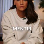 Laura Chimaras Instagram - ¿Para qué sirve mentir? La mentira puede tener un impacto profundamente destructivo en la vida de una persona y en sus relaciones. Si bien puede haber ocasiones en las que alguien considere que mentir es justificable, es importante tener en cuenta las consecuencias a largo plazo y los efectos perjudiciales que puede tener tanto para uno mismo como para los demás. Lo más impresionante es que las personas no toman en cuenta las consecuencias de una mentira, como: 1. Las personas que mienten a menudo pueden experimentar sentimientos de culpa, ansiedad y estrés debido a la preocupación constante de ser descubiertas. 2. Traicionar a personas que amas por buscar la salida fácil con una mentira. 3. Crearte historias falsas en tu mente para vivir mejor, sin tomar en cuenta que esa mascara puede en algún momento caerse y traerte a ti muchos problemas de salud mental. Si bien es cierto, todos en algún momento hemos mentido, a veces para hacer algunas sorpresas y en otras ocaciones por no tener la valentía o la fuerza de enfrentar una verdad dolorosa, todos cometemos errores, somos humanos, pero mi pregunta es, si ya sabes que no esta bien mentir, pasaste por episodios donde la idea era aprender, ¿porqué hoy en día existen muchas personas que se esconden detrás de una mentira? ¿Porqué se sigue traicionando? Déjame tu opinión referente a este tema🧠✍🏻