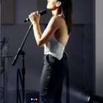 Laura Chimaras Instagram - 🎤🎶🖤 Momentos hermosos de nuestro show en Miami 🔥 ¿Donde quieren que nos veamos? Fotografías de @dellyripa #poesíaymúsica #nuncapierdaslafe