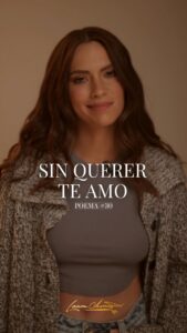 Laura Chimaras Instagram - Sin querer te amo @profmosquera 🤎 Poema #30 Dedícaselo esa persona que sin planificar, hoy en día amas mucho. #poemas #poemacorto #poeta #chimaraslaura #poesía