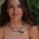 Laura Chimaras Instagram - ¿Te sientes sola? 🫶 Escucha este poema corto 💛 Poema #7 ¡Feliz domingo! #poemacorto #poemas #chimaraslaura #poeta #poesía