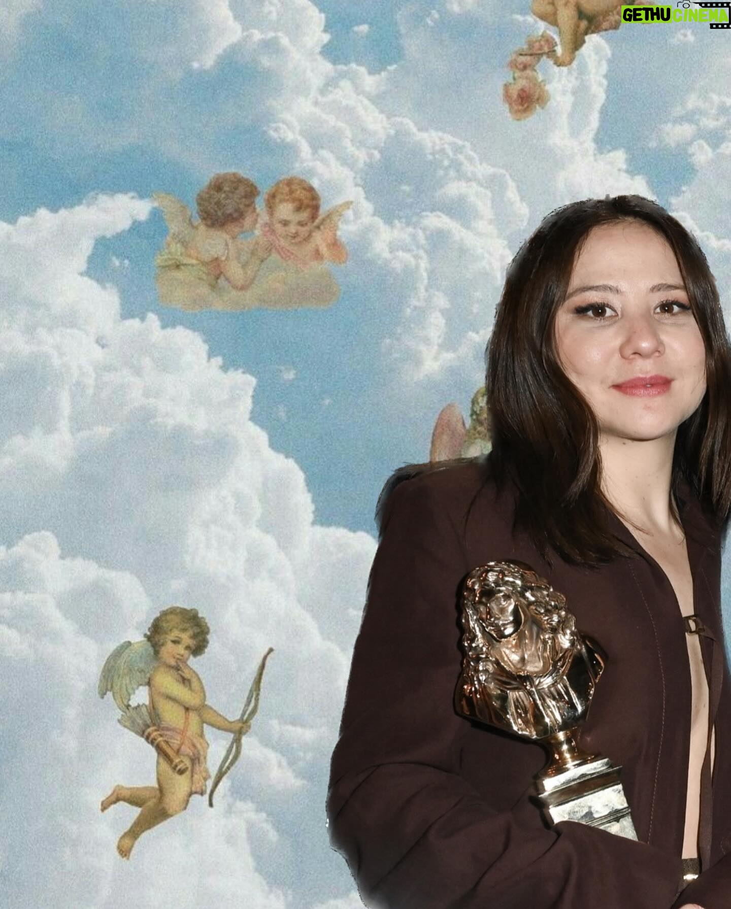 Laura Felpin Instagram - carrousel incomplet d’une vie de théâtre pleine