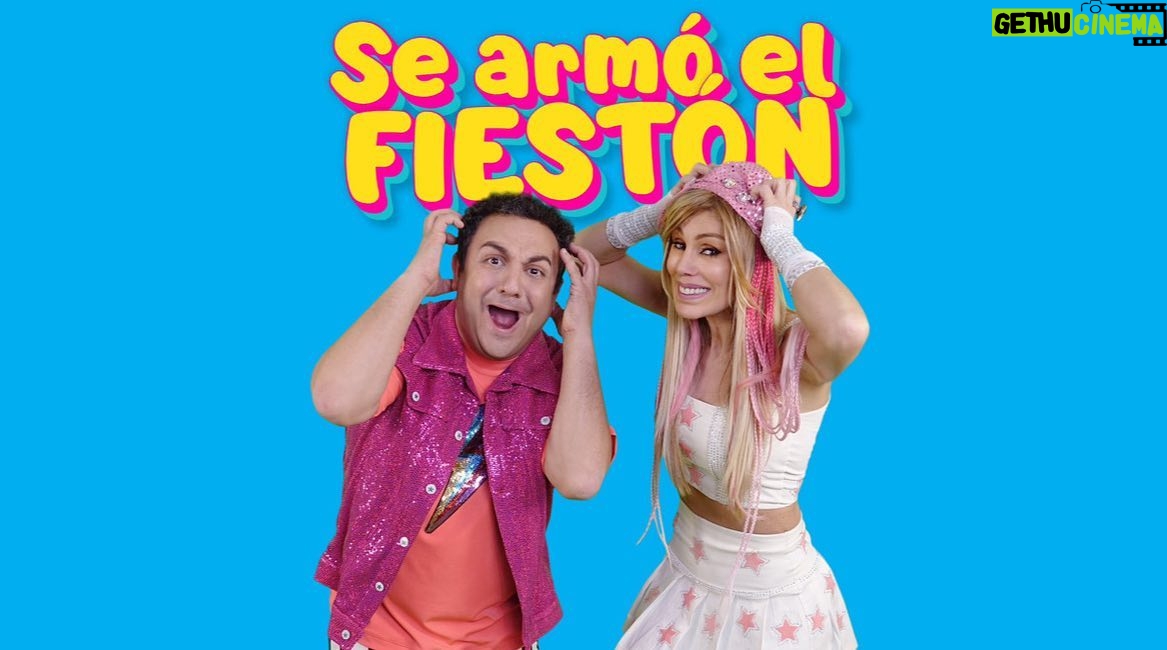 Laura Franco Instagram - ¡SÚPER ESTRENO! 🎬🎶🎉 🎶 SE ARMÓ EL FIESTON 🎶 junto a @diegotopaok ¡Ya disponible en mi canal de YouTube! ❤️ Se viene el piojo, el piojito y el piojón! Pero no llegan solos…🥳🎉 @diegotopaok se sumó para cantar, jugar y bailar junto a Panam en 🎶 SE ARMÓ EL FIESTÓN 🎶 y esto es un flor de notición!!! Nueva canción escrita por Laura Franco Panam con música de Carlos Tarrío y arreglos de @fede.vilas 🎵 ¿Qué les pareció el videoclip? Los leemos 💬👇🏻 #panam #yosoypanam #panamfiesta #música #canciones #niños #alegria #juegos #diversión #topa #diegotopa #searmoelfieston