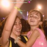 Laura Franco Instagram - ¡Nuestro verdadero “Fiestón” es cada uno de nuestros encuentros a pura alegria, ternura y emoción ! ¡Llevar la “Panammanía en corazón nos llena de energía y diversión! 🎵🔥❤️