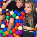 Laura Franco Instagram - Mis hijos Bauti y Sofi están felices en el Club Kids del @hrhcpuntacana 👒🌊🫶🏼 lugar IDEAL para venir con tu familia y amigos 💕 #HRHCPuntaCana 🙌🏽