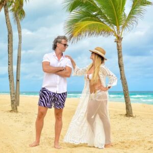 Laura Franco Instagram - Gracias infinitas por estas vacaciones soñadas con mi familia 💘✨🐚 fueron mágicas!!! 🪄 el Hard Rock Hotel & Casino Punta Cana fue el lugar IDEAL 💥

Gracias @revistacaras por esta hermosa nota 🤍

Gracias @hrhcpuntacana ✨@tendenciasviajesargentina

Fotos por @rickypilar78