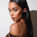 Laura Harrier Instagram - getting ready with @yslbeauty 🤎 #yslbeautypartner