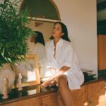 Laura Harrier Instagram - at home in la by @adrianmartinn