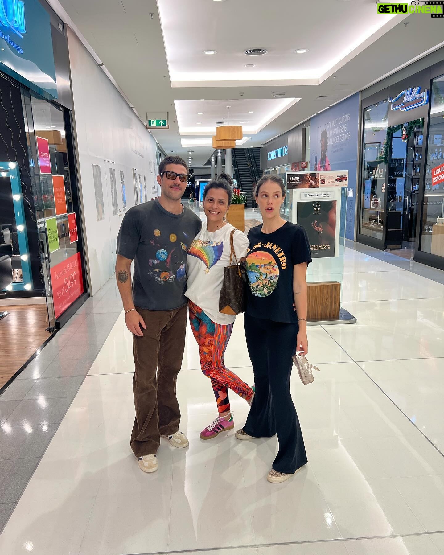 Laura Neiva Instagram - Teve dia de boliche em 2023, bebê