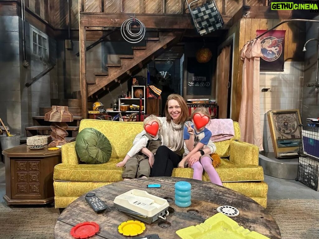 Laura Prepon Instagram - Kiddos visiting me at work!❤️ It was so meaningful to show them the set where I got my start as an actor when I was a kid (just turning 18), and where I’m currently directing today… talk about a full circle moment!☺️ #That90sShow #That70sShow