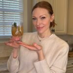 Laura Prepon Instagram – This cocktail recipe uses a double prep-ahead! Laid back, sippin’ on Gin & Jam 🎶 😎 Cheers! #PrepOn #GetYourPrepOn
