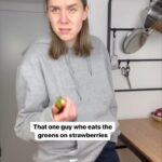 Laura Ramoso Instagram – Just because you can doesn’t mean you should 🥝
.
.
.
.
.
#fruit #fruitskin #kiwi #strawberry #strawberries #roommate #maleroommates #midtwenties #advice #annoying #edible #edibleflowers #watermelon #nowaste #wastefree #wastefreeliving #wastefreelife #environmental #pov #satire #relatable #discover #wastefreeplanet #nowasteliving #compost #mansplaining