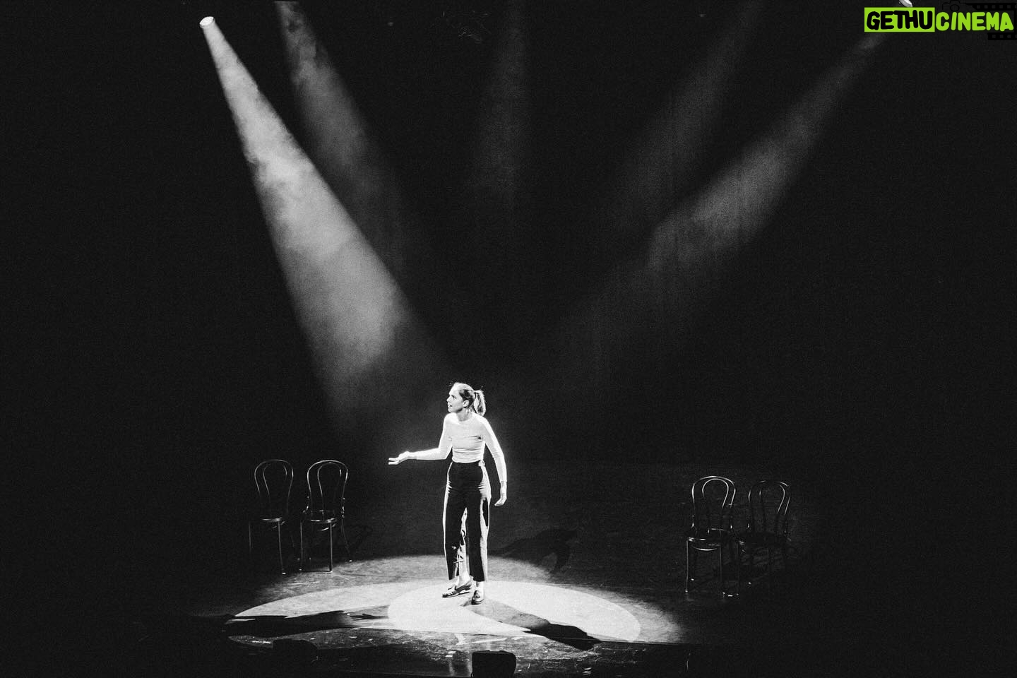 Laura Ramoso Instagram - Last night was beyond words, I love you Antwerp. Dank u wel 💖 @arenberg_antwerpen . 📸 @thomasgeuens for @arenberg_antwerpen