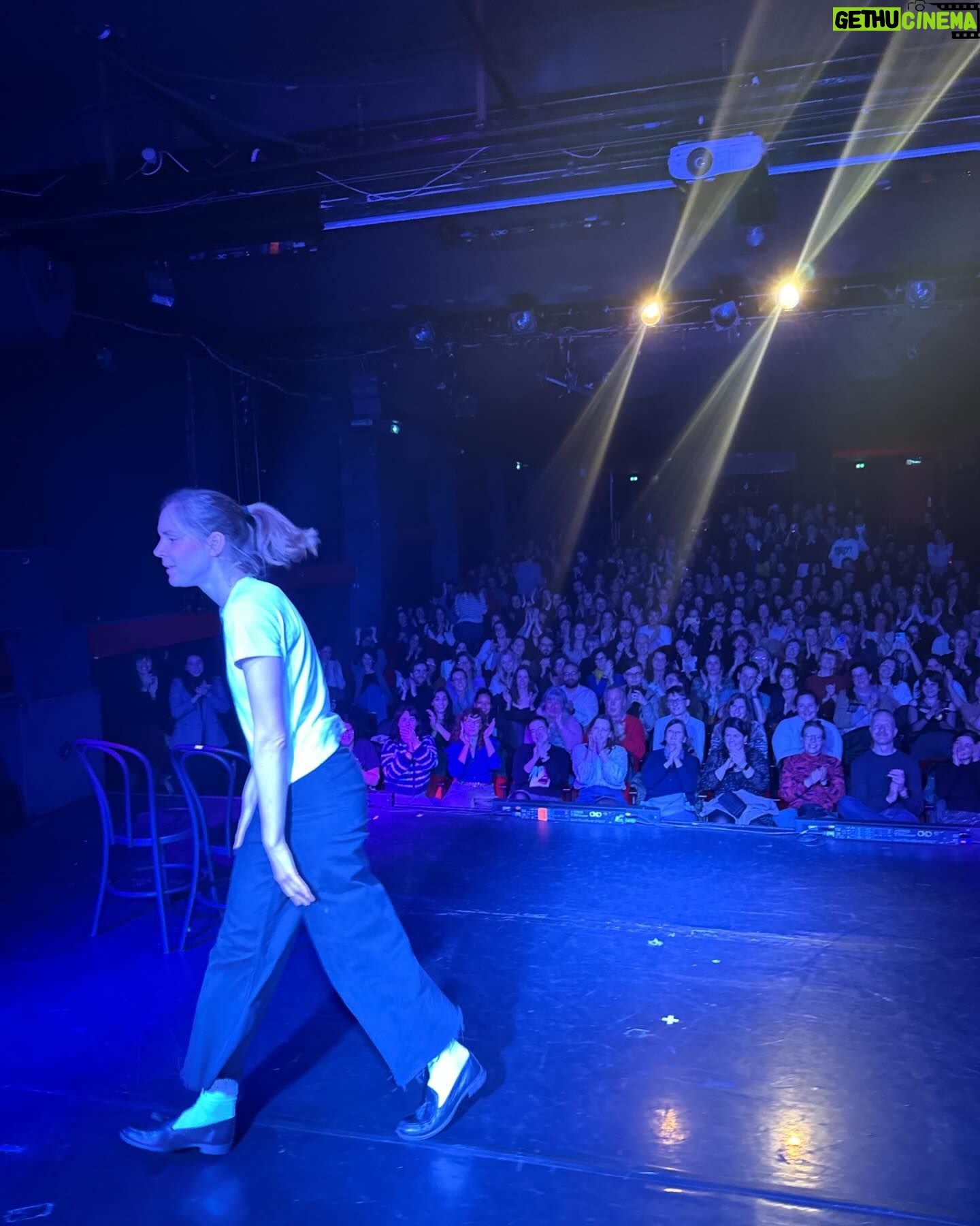 Laura Ramoso Instagram - PARIS 💫✨🇫🇷 this is the only footage I have of our time together because we were there for literally 10 seconds but it was all worth it for your steak frites and incredible crowd at @apollo_theatre_paris merci merci 😘