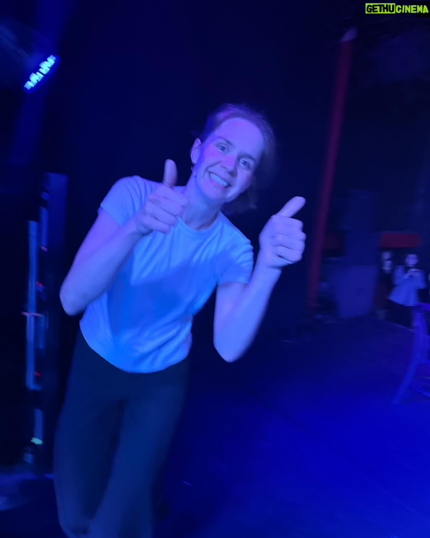Laura Ramoso Instagram - PARIS 💫✨🇫🇷 this is the only footage I have of our time together because we were there for literally 10 seconds but it was all worth it for your steak frites and incredible crowd at @apollo_theatre_paris merci merci 😘