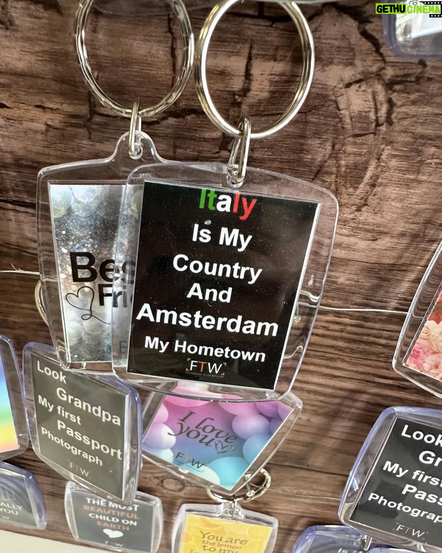 Laura Ramoso Instagram - Hoiii and doeiiiii in less than 24hr but what an incredible time we had in Amsterdam!!! 🌷🇳🇱 @boomchicago