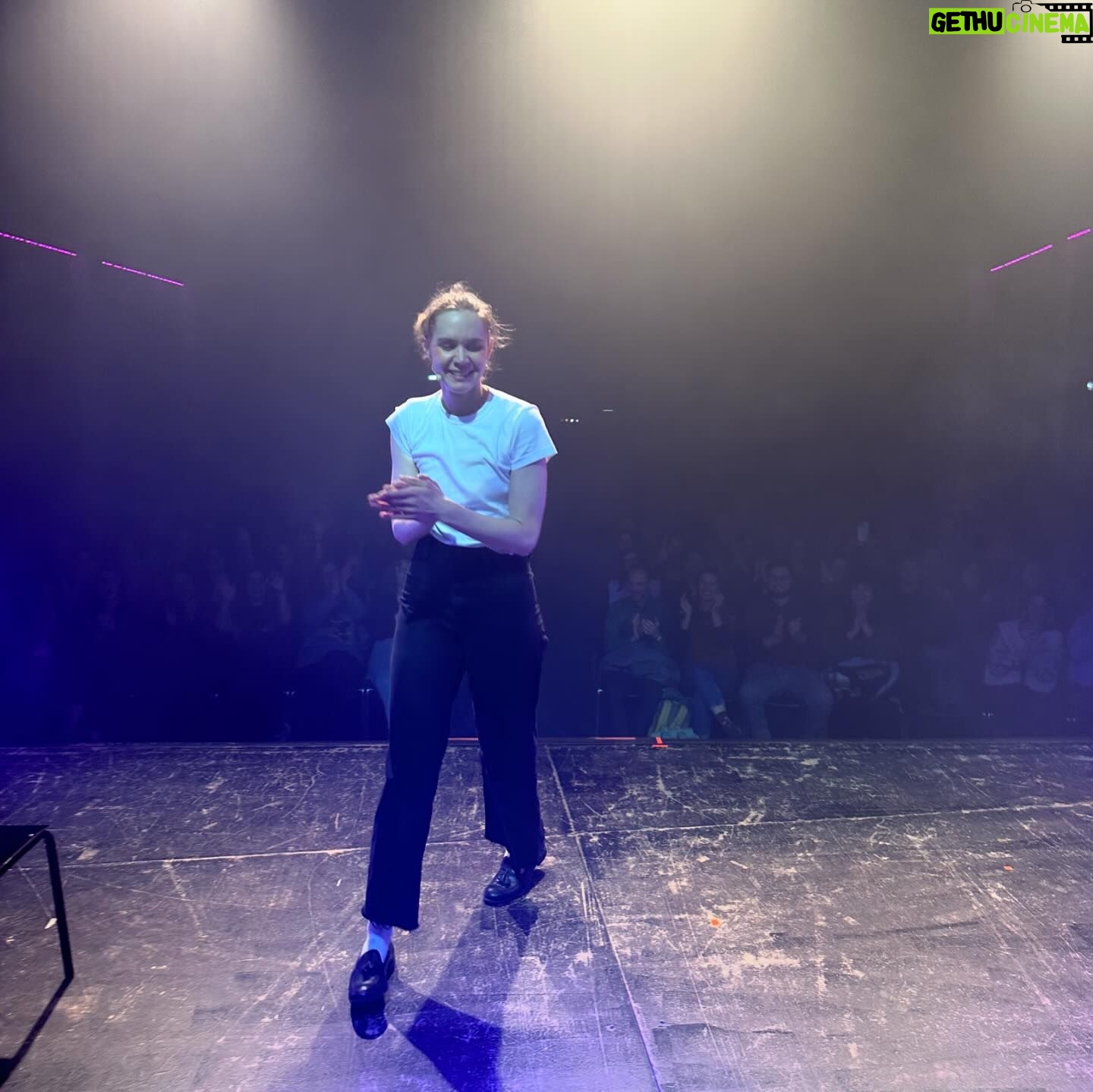 Laura Ramoso Instagram - Milanooooo!!! Grazie grazie grazie for kicking off the start of my EU/UK tour last night at the super cool @santeriamilano !!! You were electric and FAB and SO FUN!!! Opening the show in Milano of all places just felt so correct 👌 Alla prossima!!! Ciaoooooooo!!! 🇮🇹🙌🍾