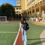 Laura Torrisi Instagram - Mi è toccato letteralmente rincorrerla per scattare la foto di rito 😂😂😂 Buon inizio anno amore mio e buona scuola a tutti ragazzi! 💓📚🤗