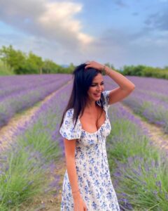 Laura Torrisi Instagram - L’effetto che mi fai ✨🪻