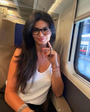 Laura Torrisi Instagram - Comunque Agosto non è stato un mese ma un quarto d’ora! 😅🌪️
Si ricomincia 💥🚀