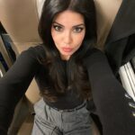 Laura Torrisi Instagram – Un viaggio, due regioni, una riunione e 8 meteo diversi!!! 📑🤓💼🌬️☁️🌪️⚡️⛈️🌤️☀️🌈
