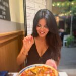 Laura Torrisi Instagram – Quanto mi sei mancata!!! 😍🍕🦦