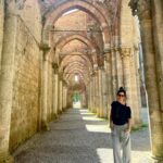 Laura Torrisi Instagram - Giornata meravigliosa tra ✨San Galgano e Siena ✨ Ci siamo pure involontariamente, imbucate ad un matrimonio 😎 (felicitazioni💓) • Foto random di @torrisilaura @freedomofsmile @franci_1980
