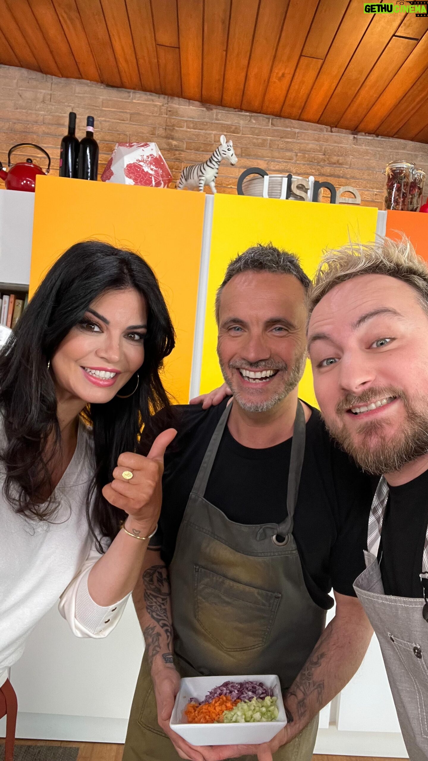 Laura Torrisi Instagram - Eccoci qua amici, il best of della puntata di oggi per voi π€ che vedrΓ protagonista il nostro @nekfilipponeviani tra cucina risate e tanta musica!!!π©π»βπ³π€πΈπ₯ Vi aspettiamo stasera alle 20.10 su #FoodNetwork #canale33 #questononlosofare
