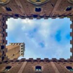 Laura Torrisi Instagram - Giornata meravigliosa tra ✨San Galgano e Siena ✨ Ci siamo pure involontariamente, imbucate ad un matrimonio 😎 (felicitazioni💓) • Foto random di @torrisilaura @freedomofsmile @franci_1980