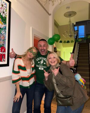 Laura Whitmore Instagram - Lá Fhéile Pádraig sona duit ☘️
So grateful for the people I got to spend this weekend with! Big up the Irish team and loving each day with the joy you deserve. Sending love and craic to you all!

1st jumper is @callan_knit with bray head and some of my favourite irish things! Guinness jumper @pellador_fc 
Thank you @saturday.kitchen @bbcone and @matt.tebbutt for a great start to the celebrations and @clodagh_mckenna for throwing the best party EVER!