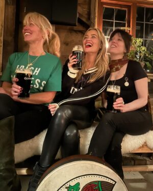Laura Whitmore Instagram - Lá Fhéile Pádraig sona duit ☘️
So grateful for the people I got to spend this weekend with! Big up the Irish team and loving each day with the joy you deserve. Sending love and craic to you all!

1st jumper is @callan_knit with bray head and some of my favourite irish things! Guinness jumper @pellador_fc 
Thank you @saturday.kitchen @bbcone and @matt.tebbutt for a great start to the celebrations and @clodagh_mckenna for throwing the best party EVER!