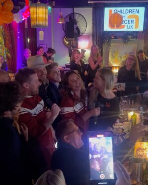 Laura Whitmore Instagram - Gorgeous night last night raising funds for @childrenwithcanceruk at the Ultimate Christmas Quiz! We won the quiz and had a sing song ( I couldn’t help but get involved for Fairytale of New York) beautiful night with beautiful souls 🧡 Though highlight definitely @robbrydon singing wannabe to the Goldfinger tune! Thanks to everyone who supported a great charity x
