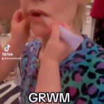 Laura Whitmore Instagram - #GRWM get ready with me for London Fashion week with one of the leading make up artists 🤣 thanks for the lip juice @florencebymills