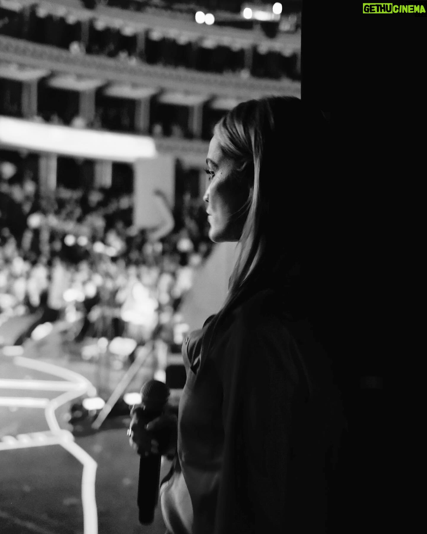 Laura Whitmore Instagram - Royal Albert Hall BTS (and I will have a hair tie around my wrist to the day I die!) Jumpsuit @freepeopleeu Scarf @rockinshq Yellow leather dress @lamaniafashion 📸 @georgeonaboat