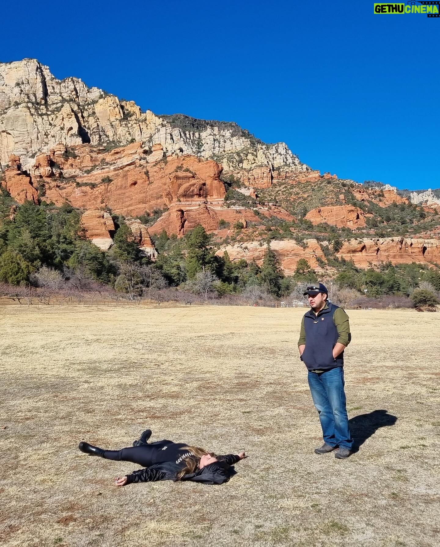 Lauren Gottlieb Instagram - Resurfacing after the holidays π΅βοΈπ¦π₯π
We had a great time exploring Arizona while introducing our families for the first time β₯οΈπ«ΆπΌ #meettheinlaws #arizonachristmas #scottsdale #sedona #flagstaff
