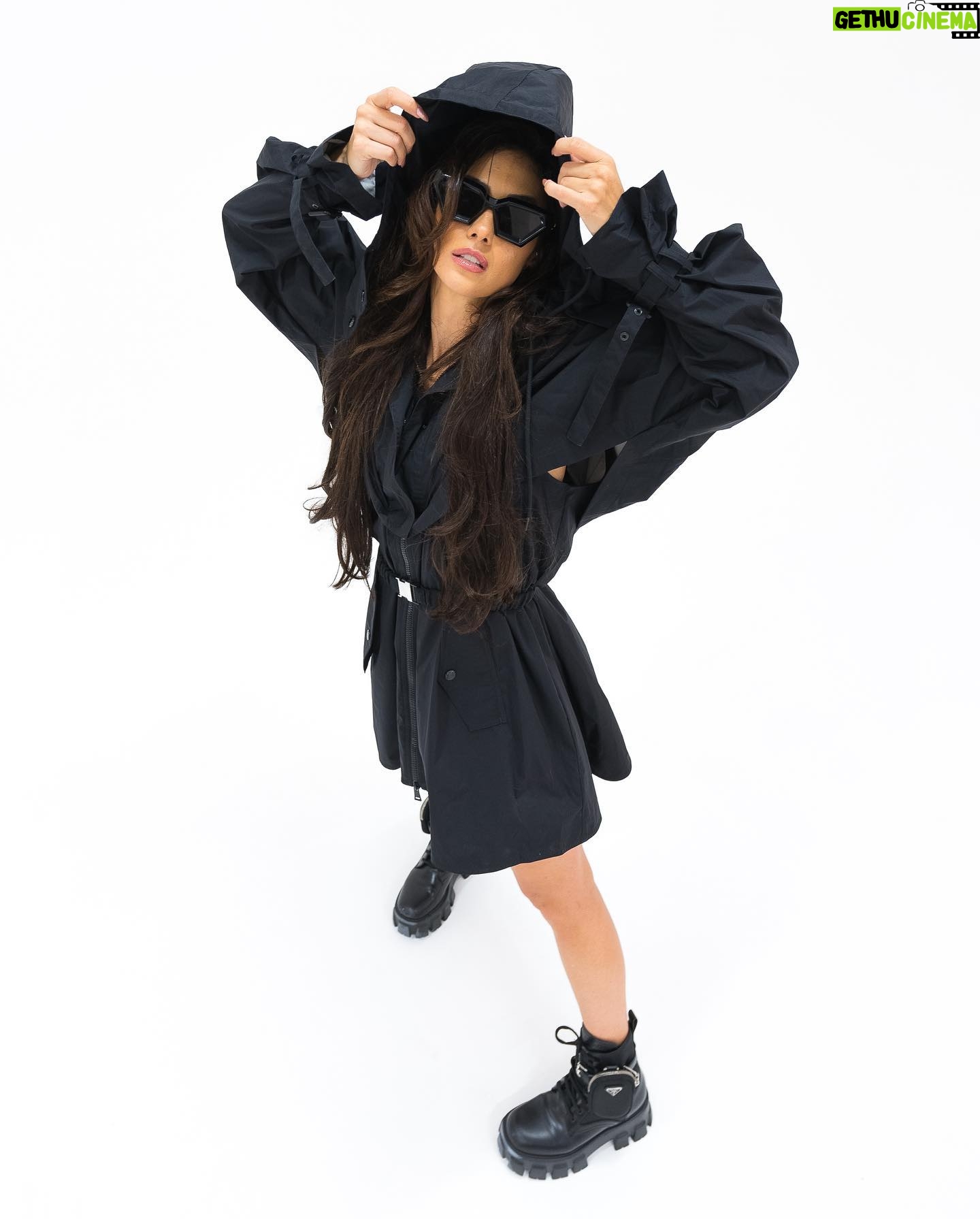 Lauren Gottlieb Instagram - You need a bad girl to blow your mind π£ Which pic is your Fav 1-5? π πΈ Shot by bae @newinflux Glasses @louisvuitton Jacket @moncler Boots @prada #laurengottlieb #model #usa #india #uk #louisvuitton #moncler #prada #fashion #style #shoot #photography #newinflux