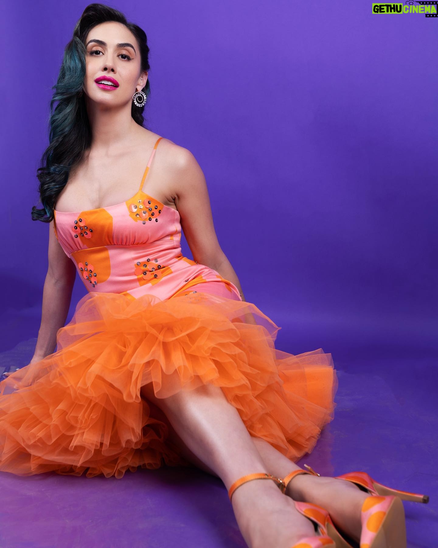Lauren Gottlieb Instagram - Look at the stars, look how they shine for you ✨✨✨ Dress @papadontpreachbyshubhika Shoes @accessoriesbypapadontpreach Accessories @vivazadiamonds Styling @ipshita_bhatnagar Makeup @makeupbyrishabk Hair by Babita Photography @fashionbyprateek @vinaylolam Agency @tapnrise @imtapansingh @shruti_modi #photography #photoshoot #hollywood #bollywood #ootd #mood