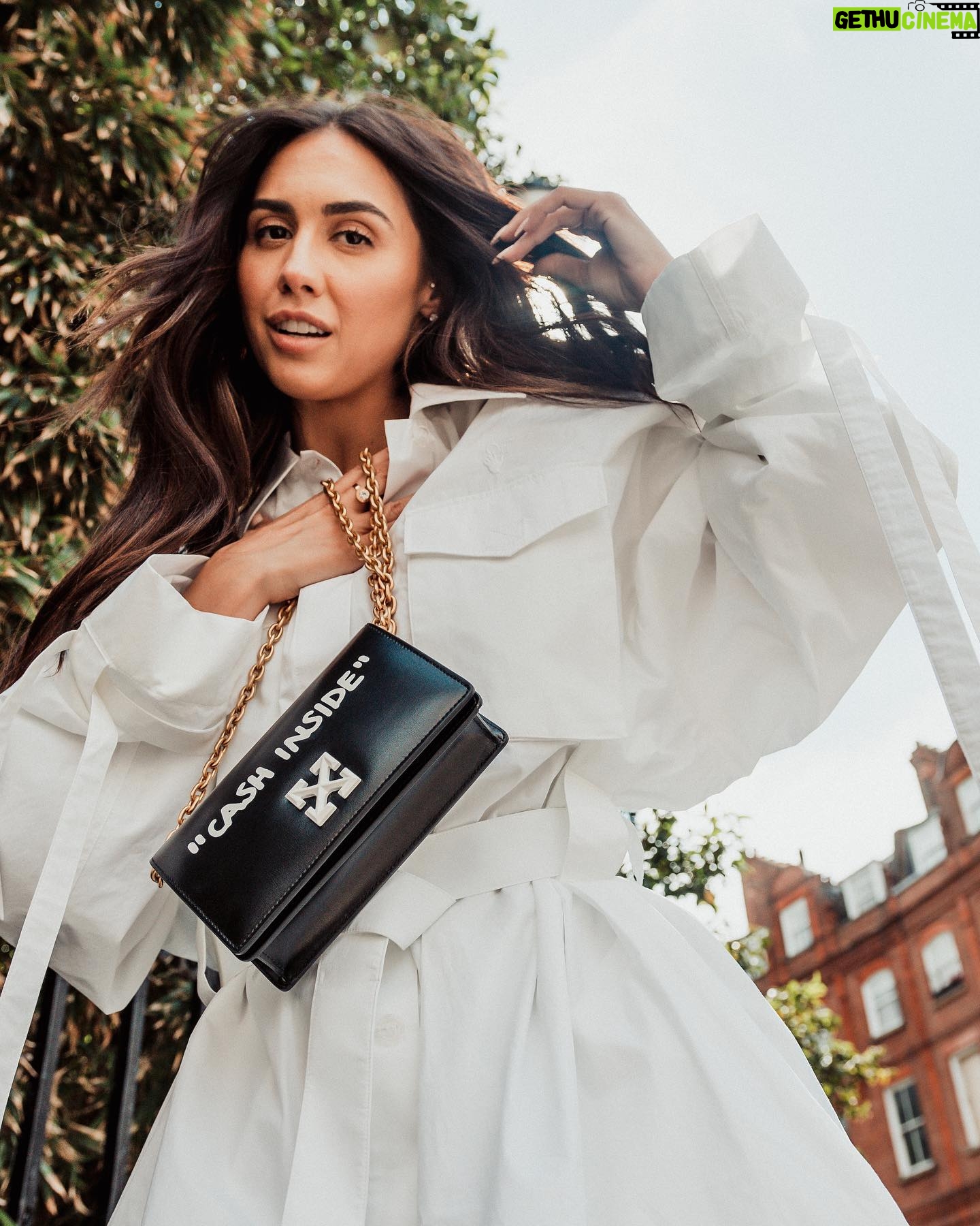 Lauren Gottlieb Instagram - London is always a good idea 🫦💫 Photography by celebrity photographer @newinflux! Shirt Dress….. @off____white Bag…………….. @off____white Boots………….. @moncler Glasses……….. @chanelofficial #laurengottlieb #offwhite #moncler #monclergentlemonster #monclergenius #chanel #chaneleyewear #chanelbeauty #london #uk #fashion #model #shoot