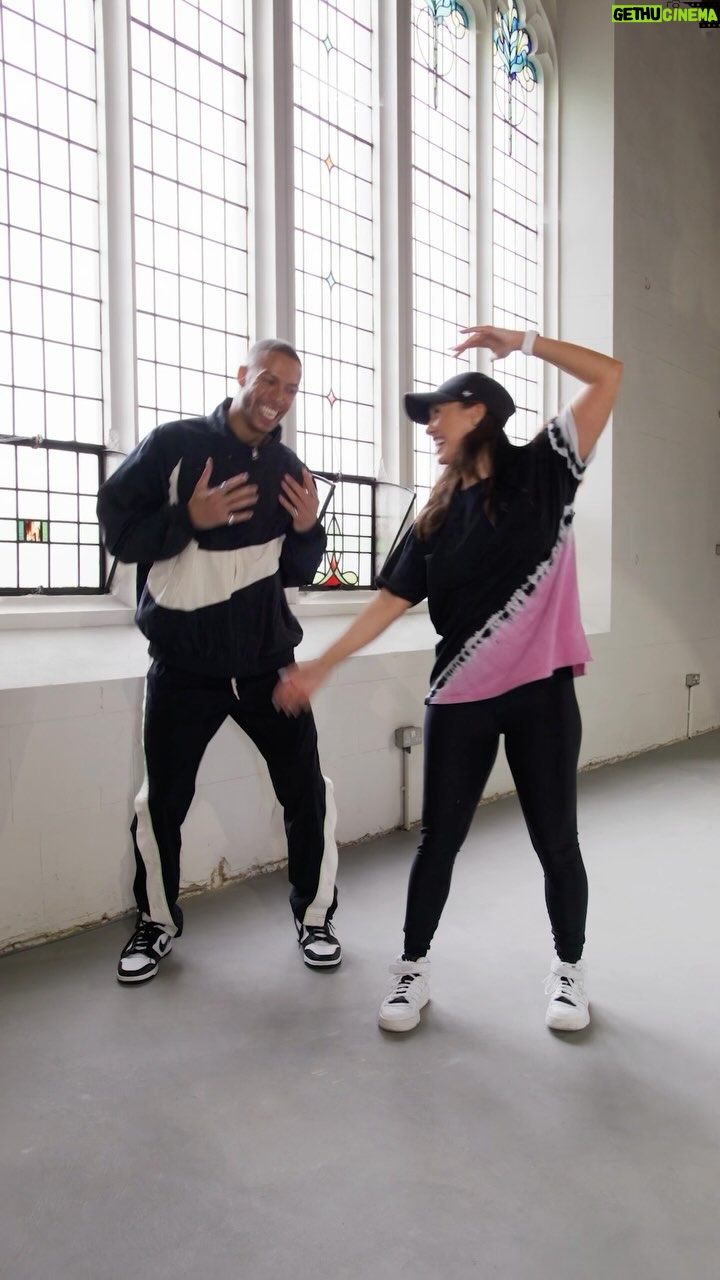 Lauren Gottlieb Instagram - It was so wonderful to finally connect with the super talented @laurengottlieb ๐ฉตโจ๐ซ Thank you for the stunning vibes, TJโs jacket and for being so cool to hang with! ๐ซถ๐พ๐๐พ Inspired by your journey and super excited to be collabing more now that youโve moved to London, itโs giving! ๐ค๐พ ๐ฅ @newinflux ๐ @diversitystudio