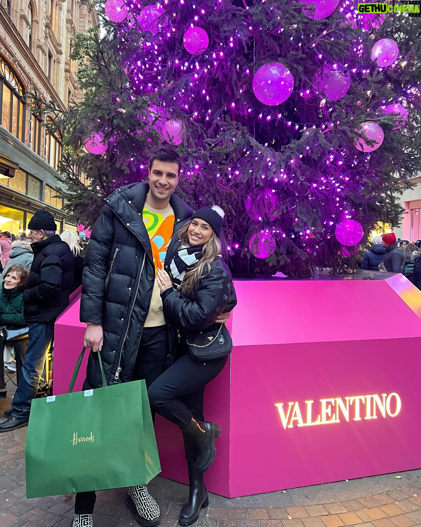 Lauren Gottlieb Instagram - Happy Birthday my love!!!! ππ Everyone go wish @newinflux a very happy birthday πβ₯οΈ I love celebrating you each and everyday! So great having your family here with us in London π«ΆπΌ #happybirthday #newinflux #london #celebration